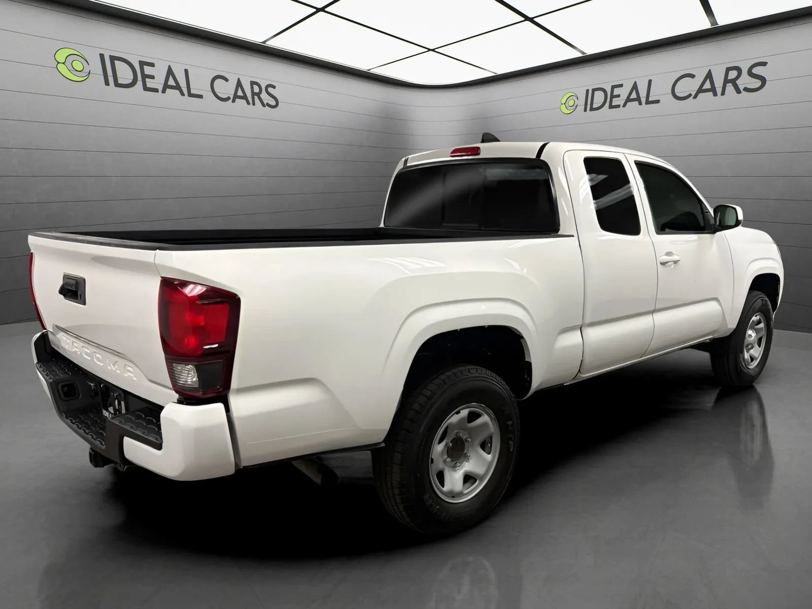 Used 2022 Toyota Tacoma SR RWD image 5