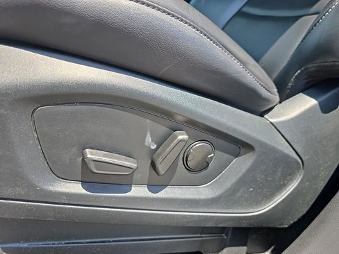 Used 2023 Ford Explorer XLT w/ Equipment Group 202A image 18