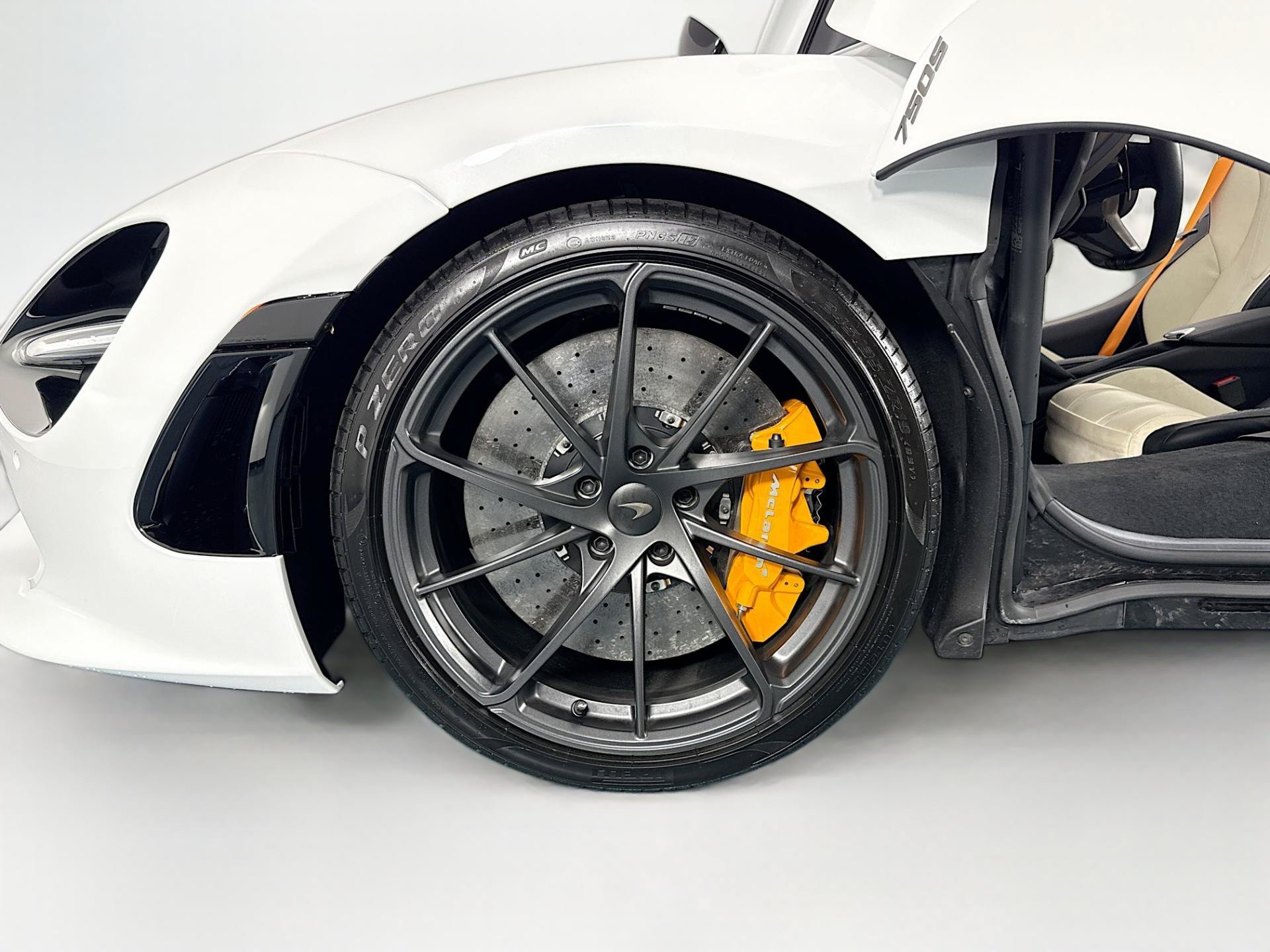Used 2024 McLaren 750S Spider RWD image 44