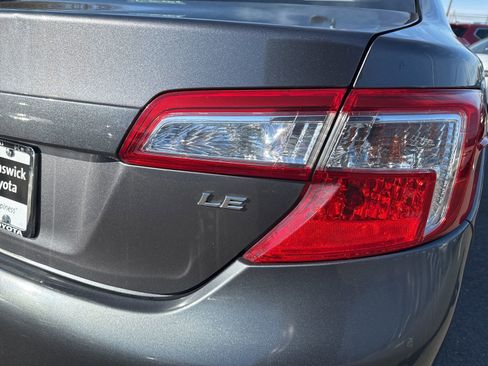 Used 2014 Toyota Camry LE image 9