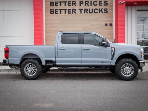 Used 2025 Ford F350 Lariat image 2