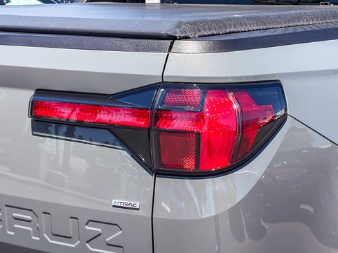 Used 2022 Hyundai Santa Cruz SEL AWD/4WD image 8