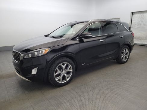 Used 2017 Kia Sorento SX image 2