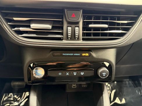 New 2025 Ford Escape SE image 35