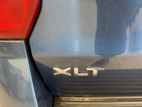 Used 2019 Ford Expedition XLT w/ Equipment Group 202A AWD/4WD image 7