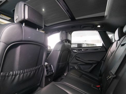Certified 2024 Porsche Macan S AWD/4WD image 16