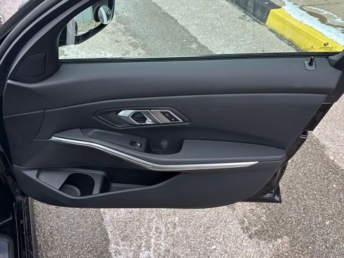 Used 2023 BMW 330i Sedan w/ Premium Package image 30