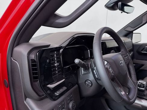 Used 2026 Chevrolet Silverado 1500 ZR2 image 9