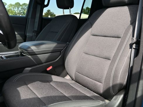 Used 2024 Chevrolet Traverse LT image 17