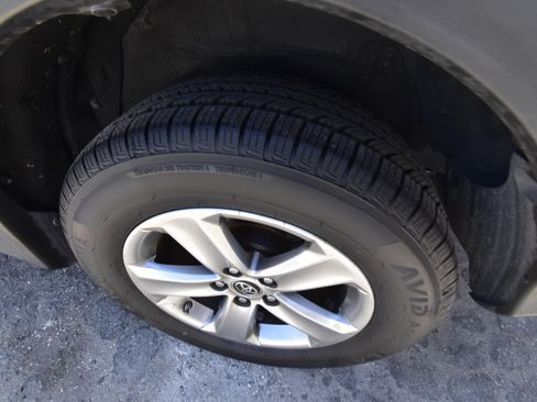 Used 2015 Toyota RAV4 XLE FWD image 12