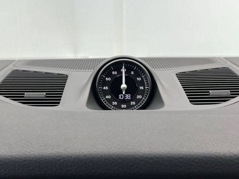 Certified 2025 Porsche Cayenne Coupe AWD/4WD image 12