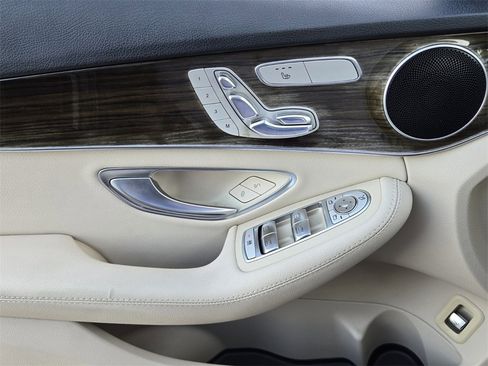 Used 2019 Mercedes-Benz C 300 Sedan image 26