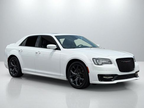 Used 2023 Chrysler 300 S w/ Comfort Group RWD image 10