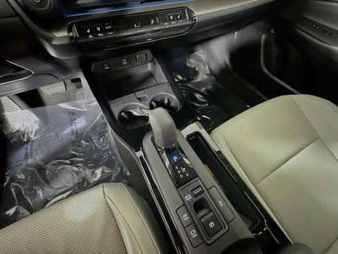 Certified 2024 Toyota Prius Limited image 22