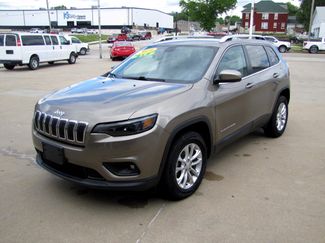 Used 2019 Jeep Cherokee Latitude w/ Cold Weather Group image 1