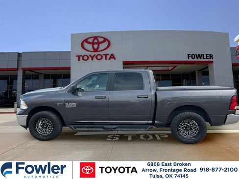 Used 2019 RAM 1500 Classic SLT AWD/4WD image 3