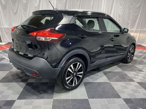 Used 2019 Nissan Kicks SV FWD image 4