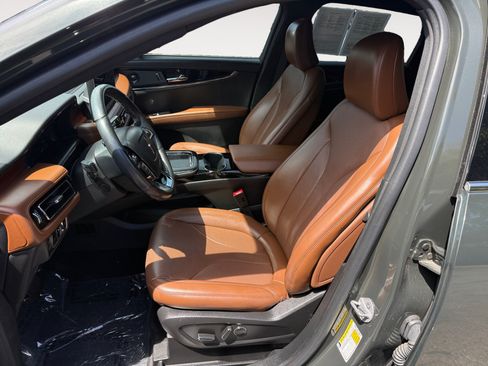 Used 2023 Lincoln Nautilus Reserve w/ Luxury Package AWD/4WD image 10