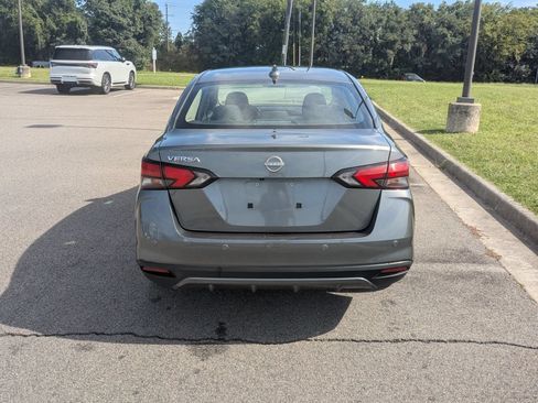 Used 2025 Nissan Versa SV FWD image 4