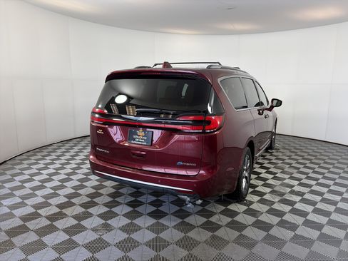 Used 2021 Chrysler Pacifica Pinnacle image 11
