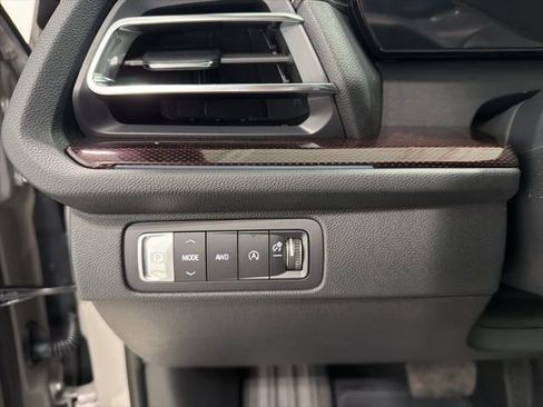 New 2026 Chevrolet Traverse Z71 w/ Enhanced Driving Package AWD/4WD image 11