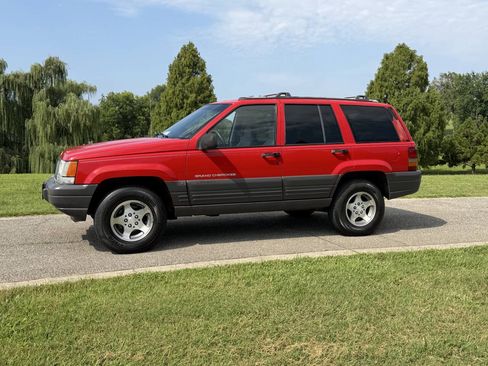 Used 1996 Jeep Grand Cherokee Laredo RWD image 1