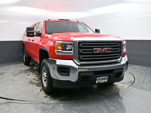 Used 2019 GMC Sierra 2500 4x4 Double Cab w/ Sierra Convenience Package image 3