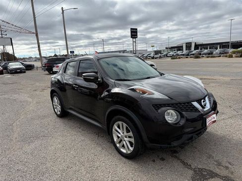 Used 2015 Nissan Juke S image 4