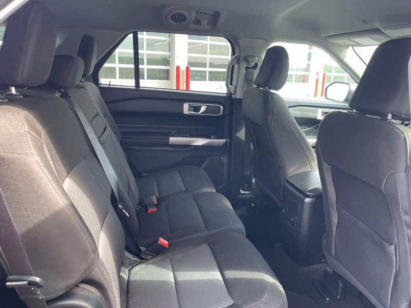 Used 2023 Ford Explorer XLT AWD/4WD image 12