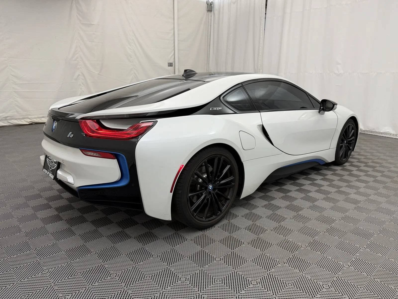 Used 2019 BMW i8 Coupe AWD/4WD image 6