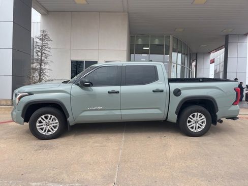 Used 2025 Toyota Tundra SR5 w/ SR5 Convenience Package image 4