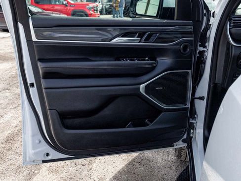 Used 2022 Jeep Wagoneer Series I w/ Premium Group I image 11