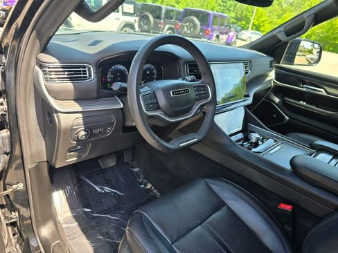Used 2024 Jeep Wagoneer Series II w/ Flexible Seating Group AWD/4WD image 23