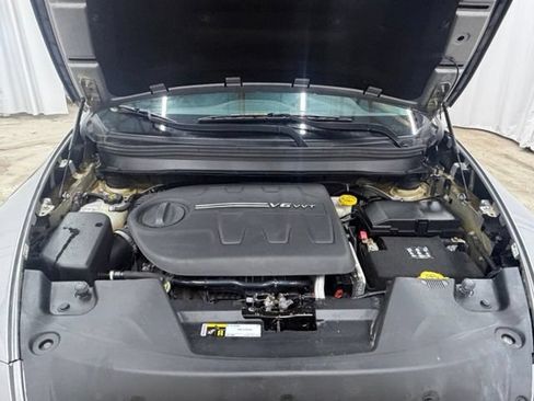 Used 2017 Jeep Cherokee Trailhawk AWD/4WD image 19