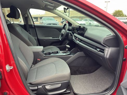 Used 2025 Kia K4 FWD image 26