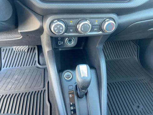 New 2025 Nissan Kicks Play S image 18