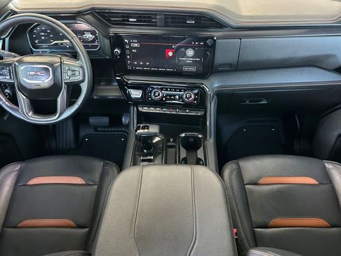 Used 2024 GMC Sierra 1500 AT4 w/ Technology Package AWD/4WD image 3