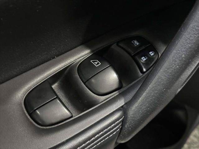 Used 2019 Nissan Rogue SV AWD/4WD image 17
