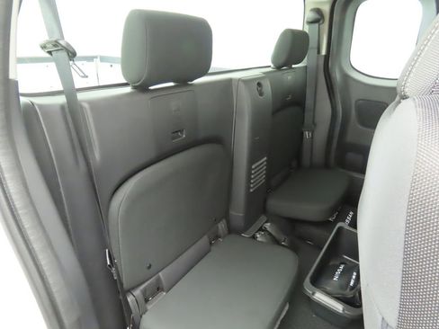 Used 2024 Nissan Frontier SV w/ Technology Package image 22