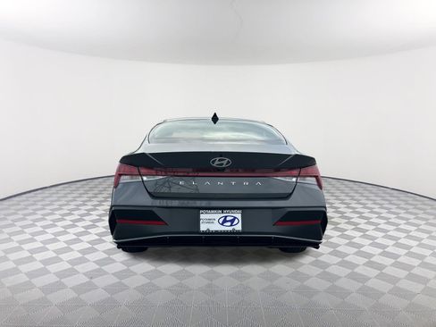 Used 2025 Hyundai Elantra SEL FWD image 6