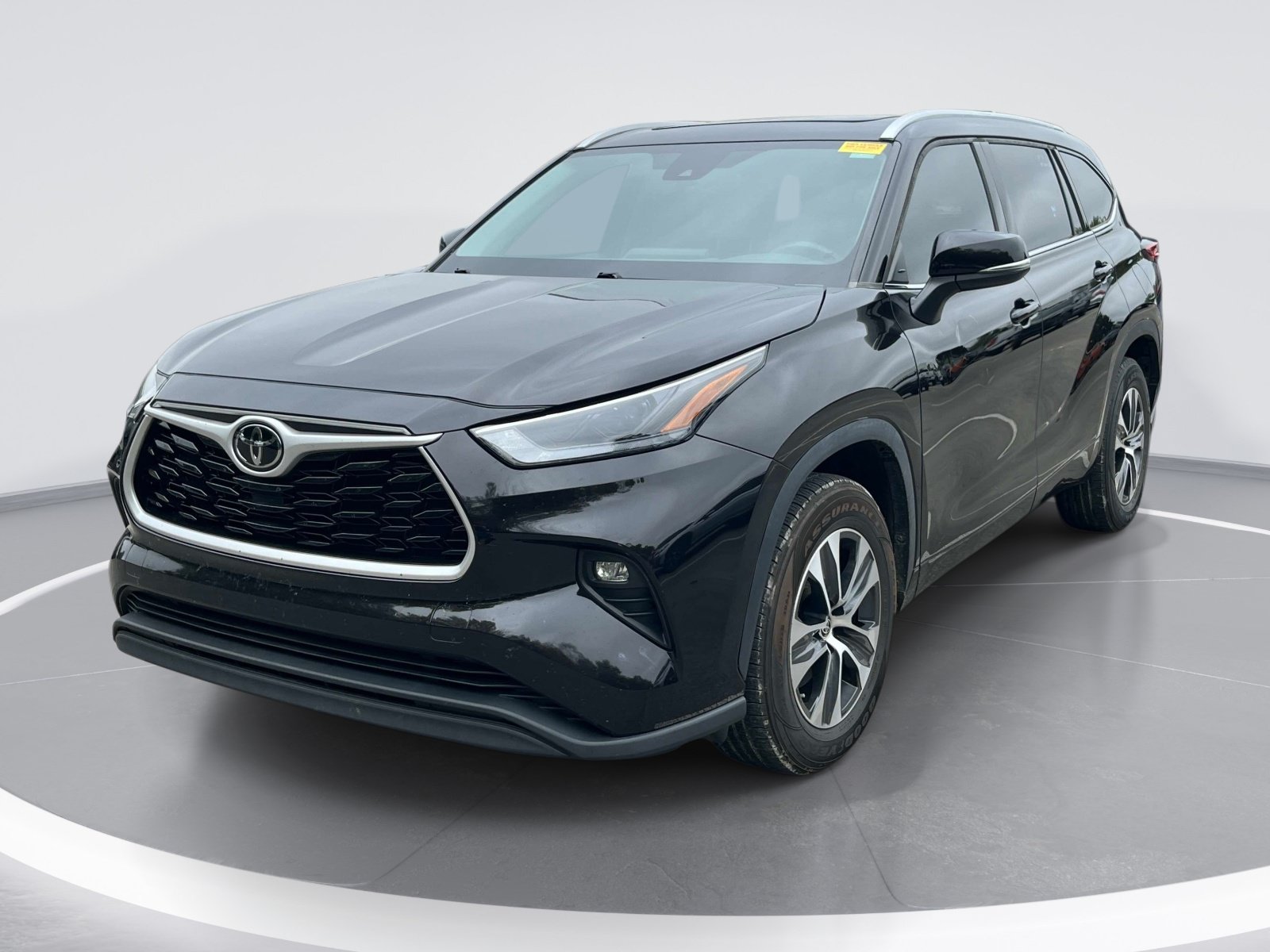 Used 2022 Toyota Highlander XLE FWD image 6