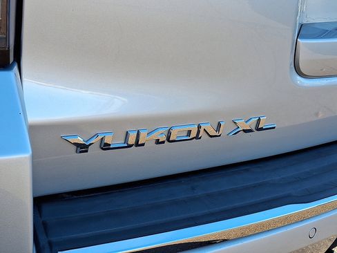 Used 2019 GMC Yukon XL Denali w/ Denali Ultimate Package image 33