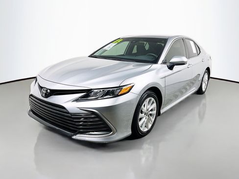 Used 2023 Toyota Camry LE FWD image 10