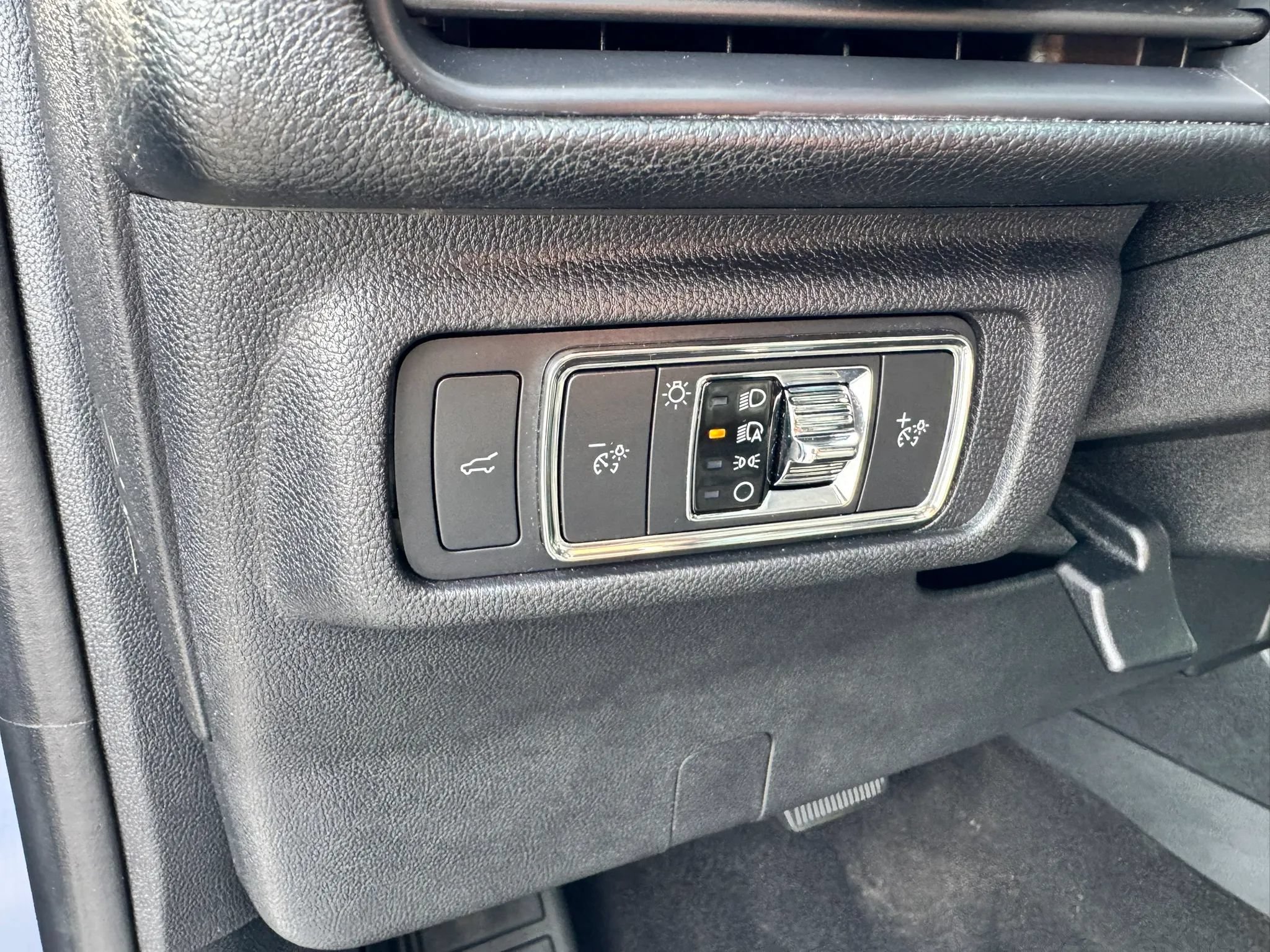 Used 2022 Lincoln Corsair AWD w/ Premium Package image 21