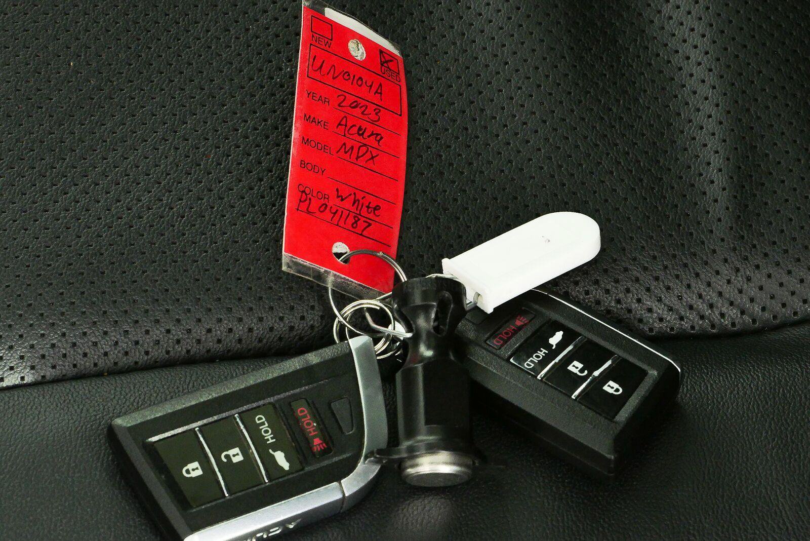 Used 2023 Acura MDX w/ Technology Package AWD/4WD image 39