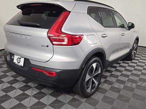 Certified 2024 Volvo XC40 B5 Plus w/ Protection Package Premier image 9