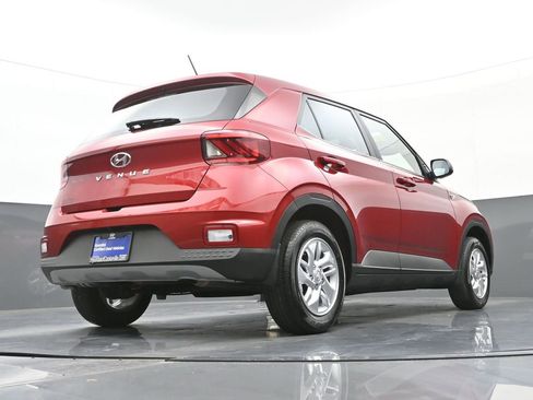 Certified 2025 Hyundai Venue SE image 34