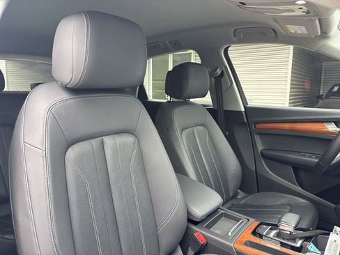 Used 2021 Audi Q5 2.0T Premium image 16