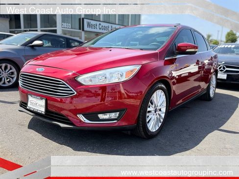 Used 2017 Ford Focus Titanium FWD image 1
