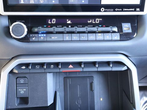 Used 2024 Toyota Tundra Platinum image 20